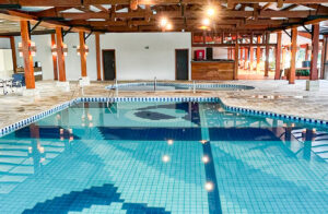 Conheça o Aguativa, um resort com piscina aquecida no Paraná