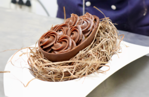 Como fazer ovo de Páscoa de colher? Confira as dicas do nosso chef