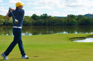 Descubra por que você deve começar a jogar golfe