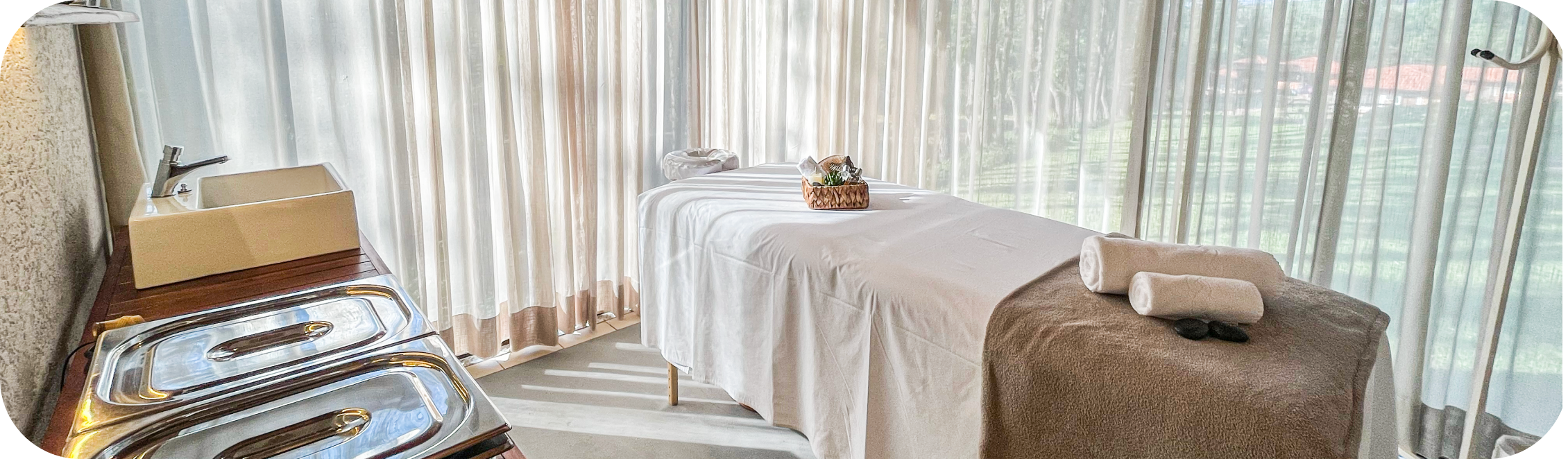 Imagem de espaço para massagens, parte da infraestrutura do Aguativa Golf Resort.