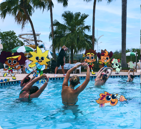 Imagem com os Aguativos, mascotes do Aguativa Golf Resort, na piscina do resort.